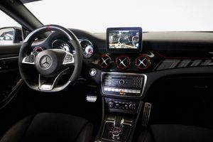 Mercedes CLA45 AMG bild 17