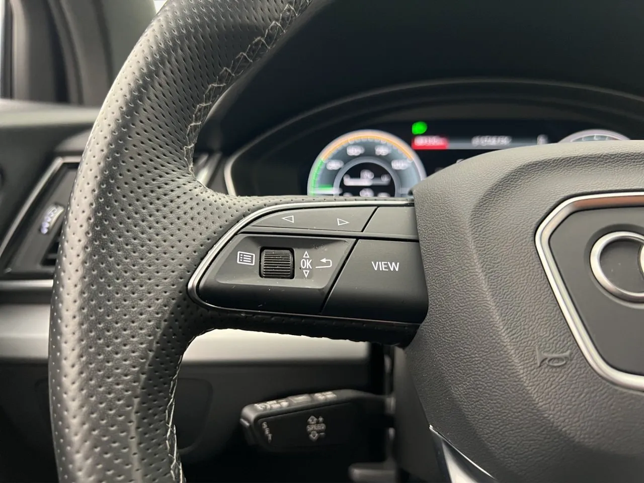 Vehicle image 28