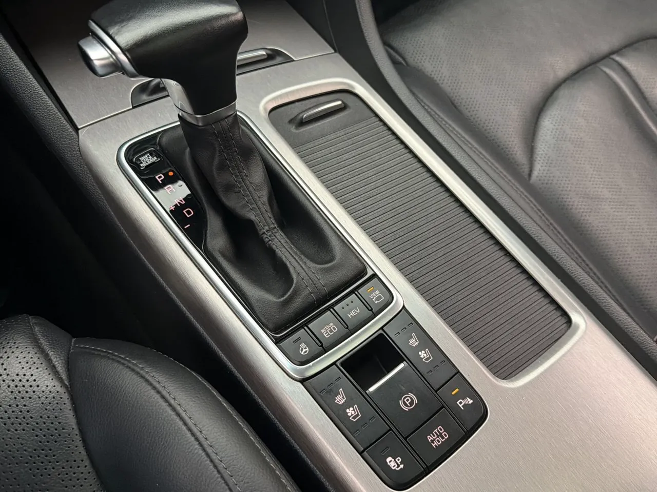Vehicle image 28