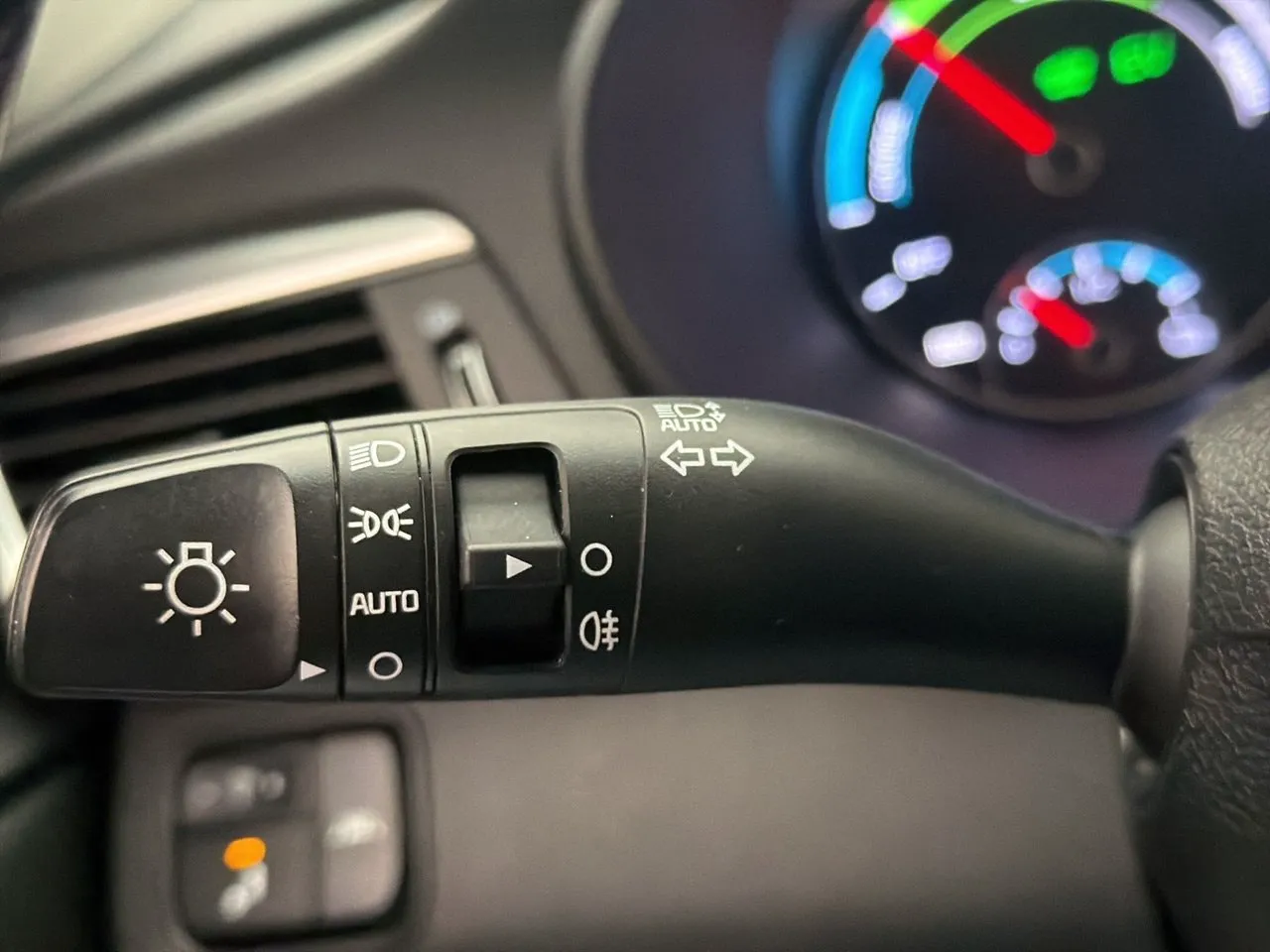 Vehicle image 32