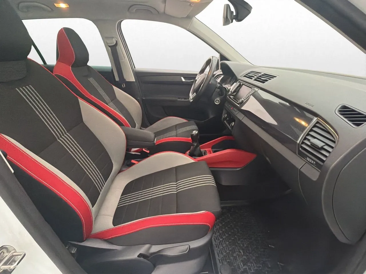Vehicle image 14