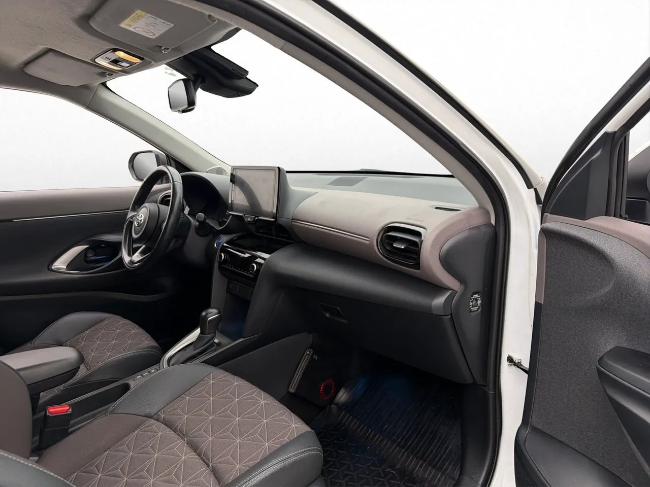 Vehicle image 14
