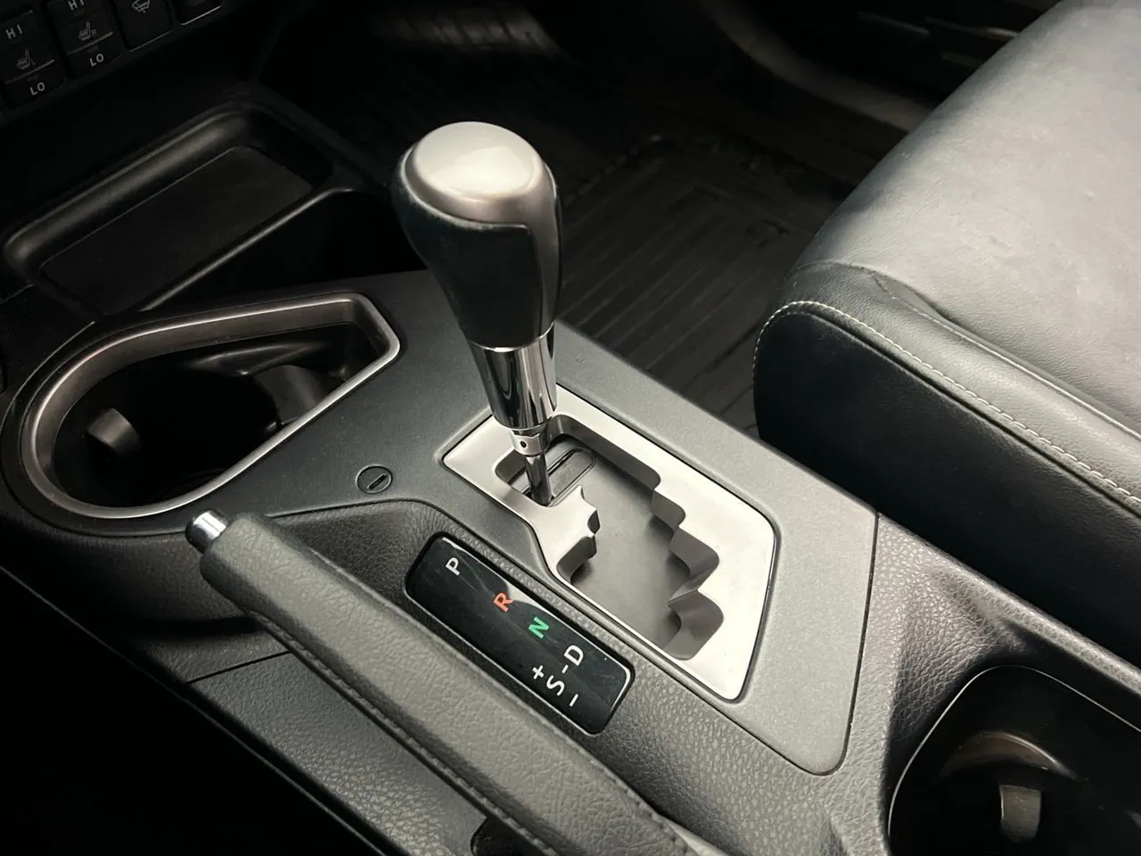 Vehicle image 25