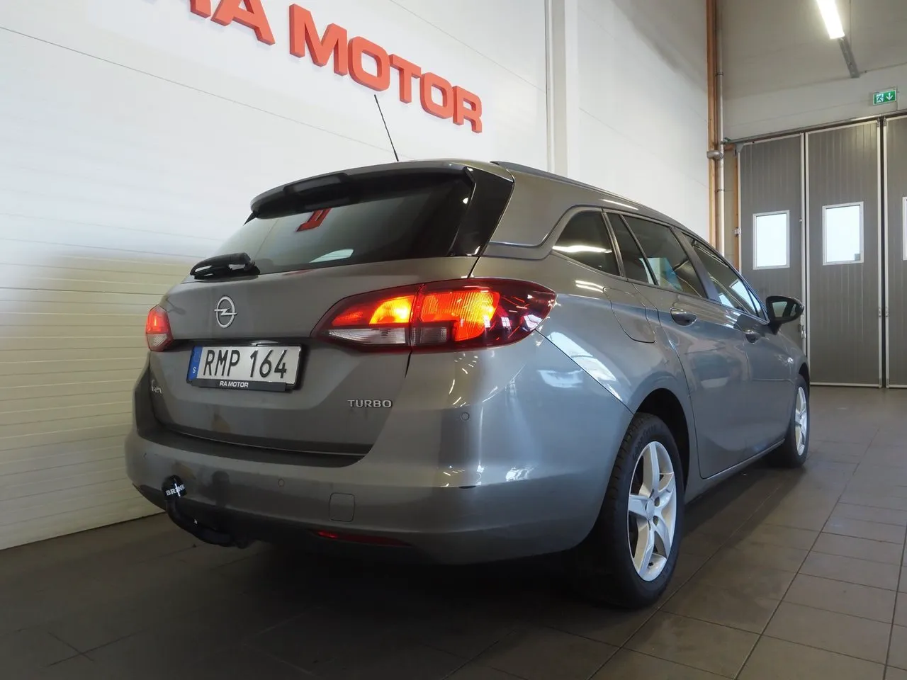Vehicle image 5