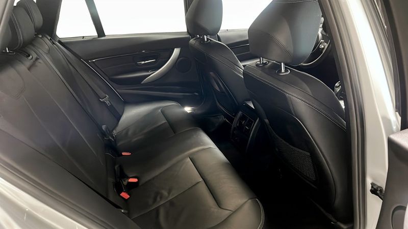 BMW 320 bild 5