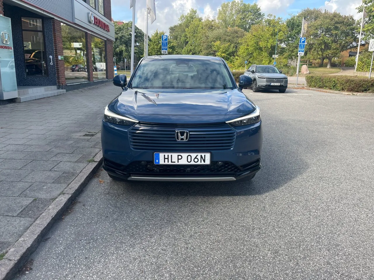 Vehicle image 2