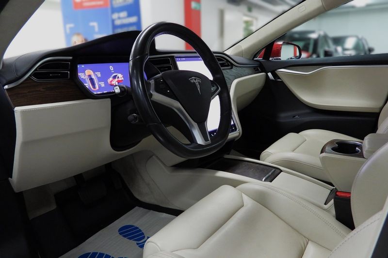 Tesla Model S bild 15