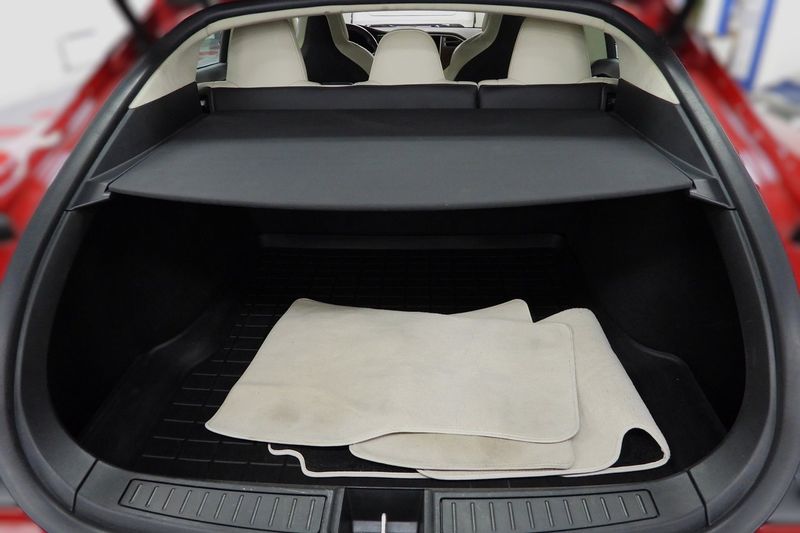 Tesla Model S bild 12