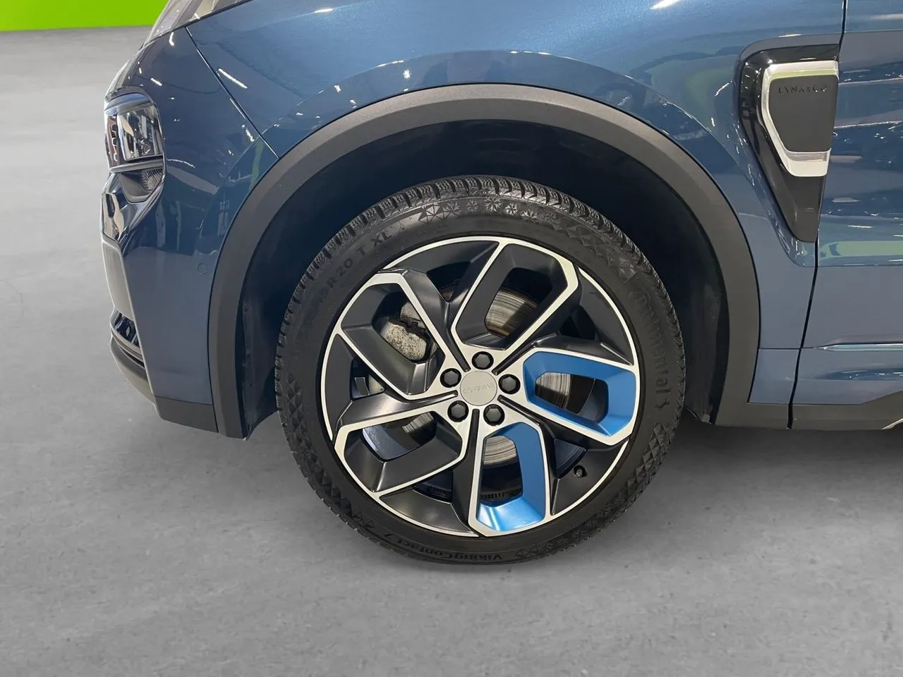 Vehicle image 7