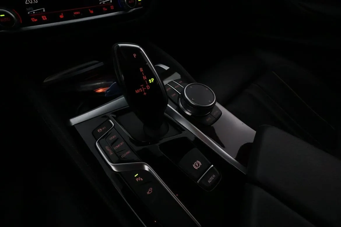 Vehicle image 24