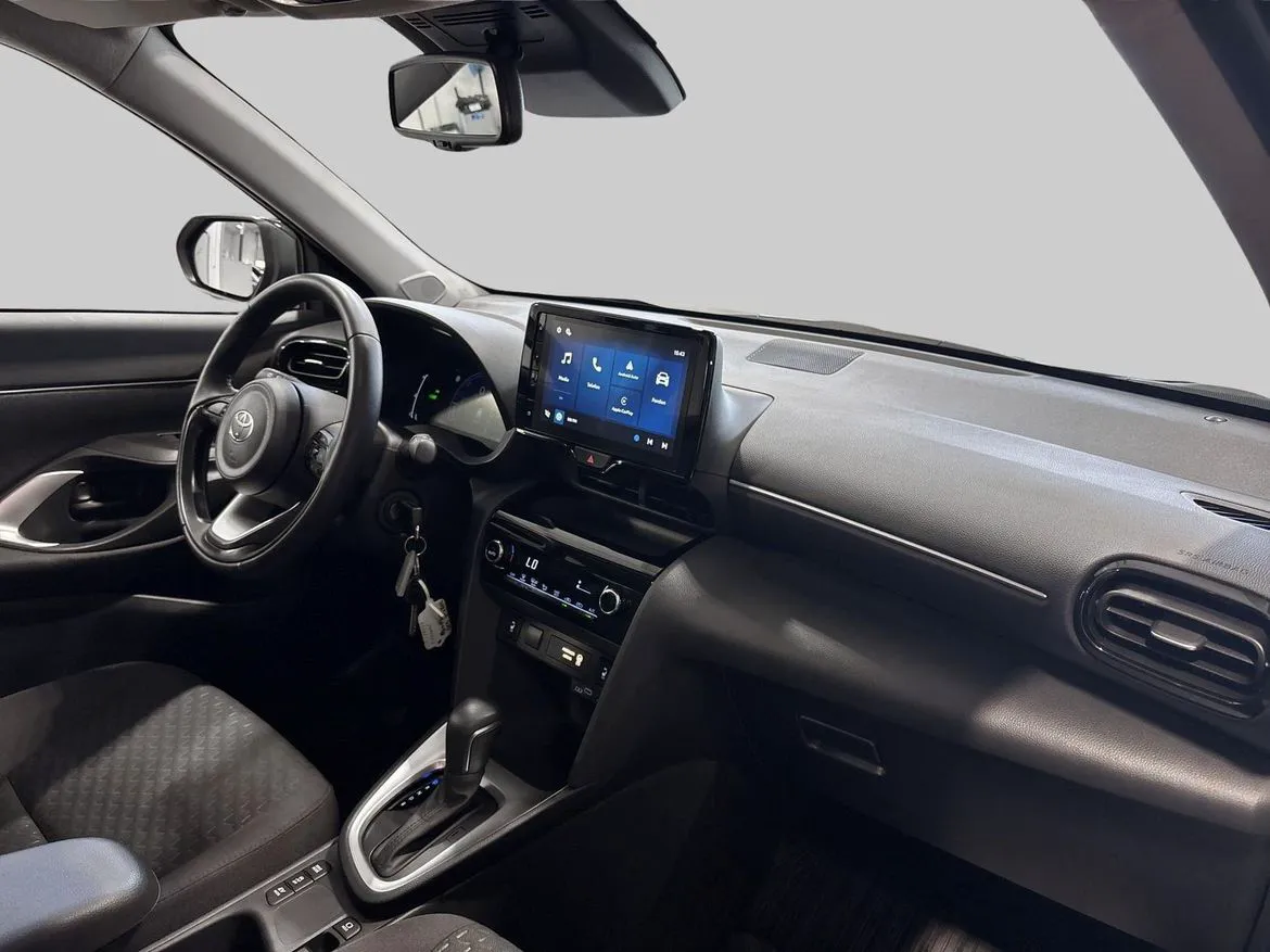 Vehicle image 9