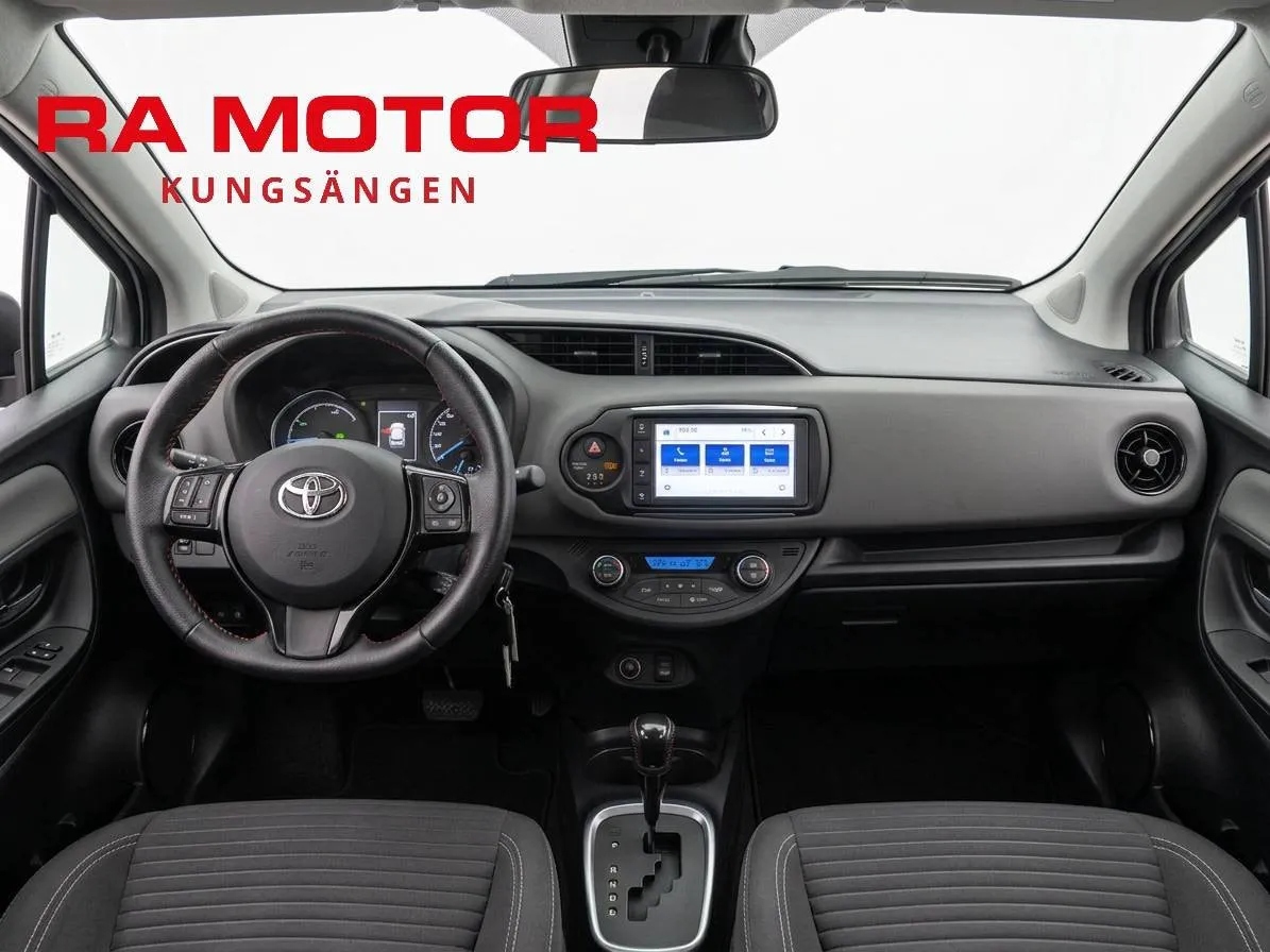 Vehicle image 15