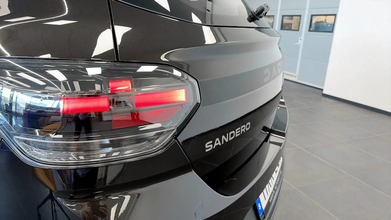 Vehicle image 20