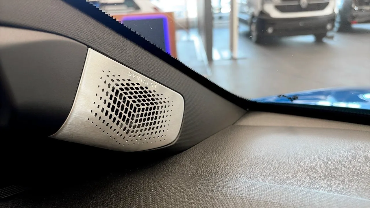 Vehicle image 22