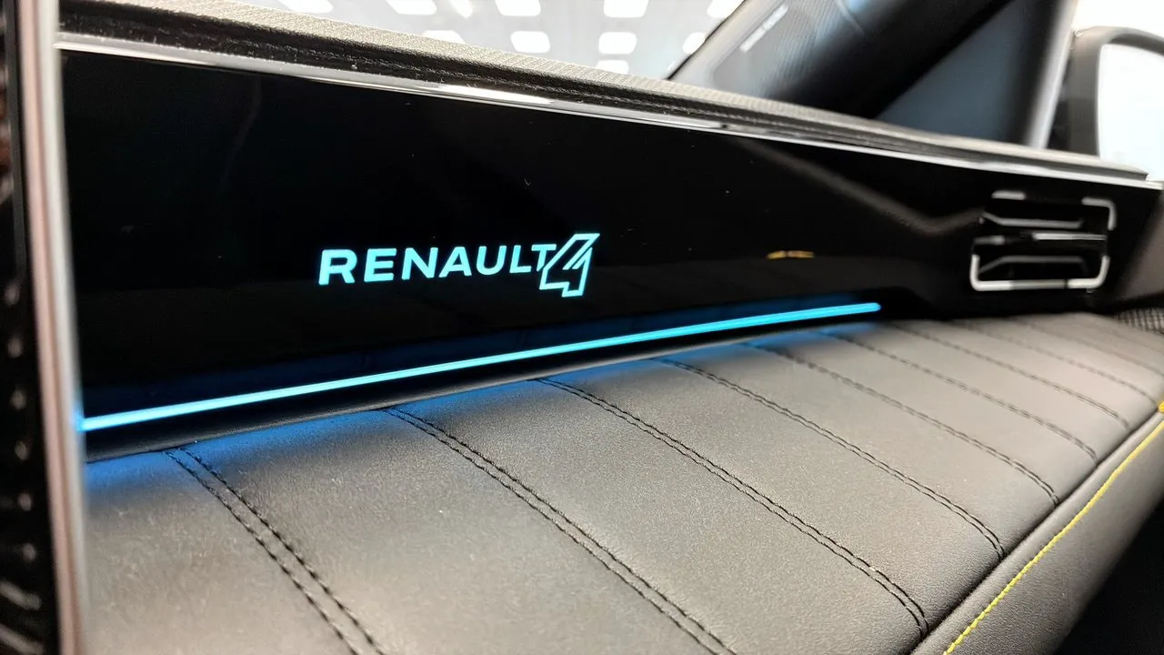 Vehicle image 18