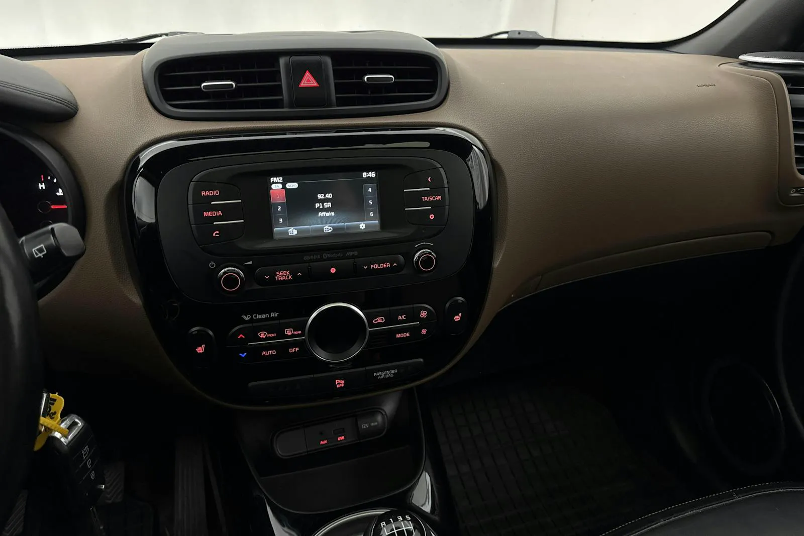 Vehicle image 14