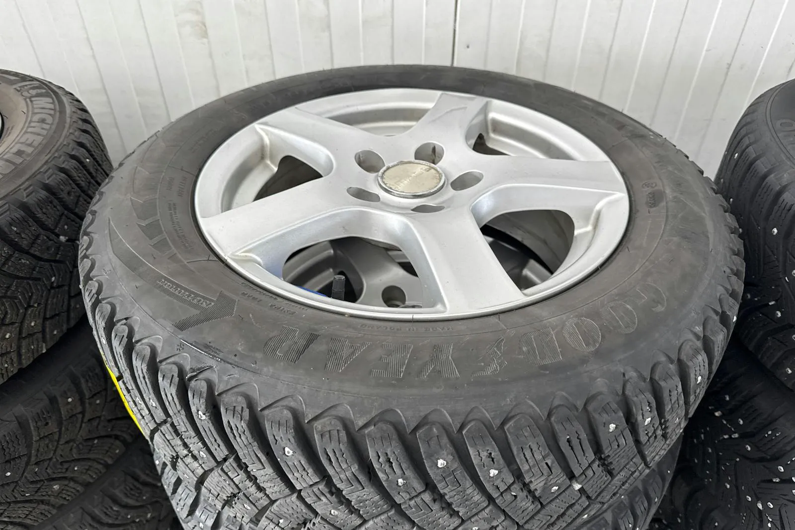 Vehicle image 13