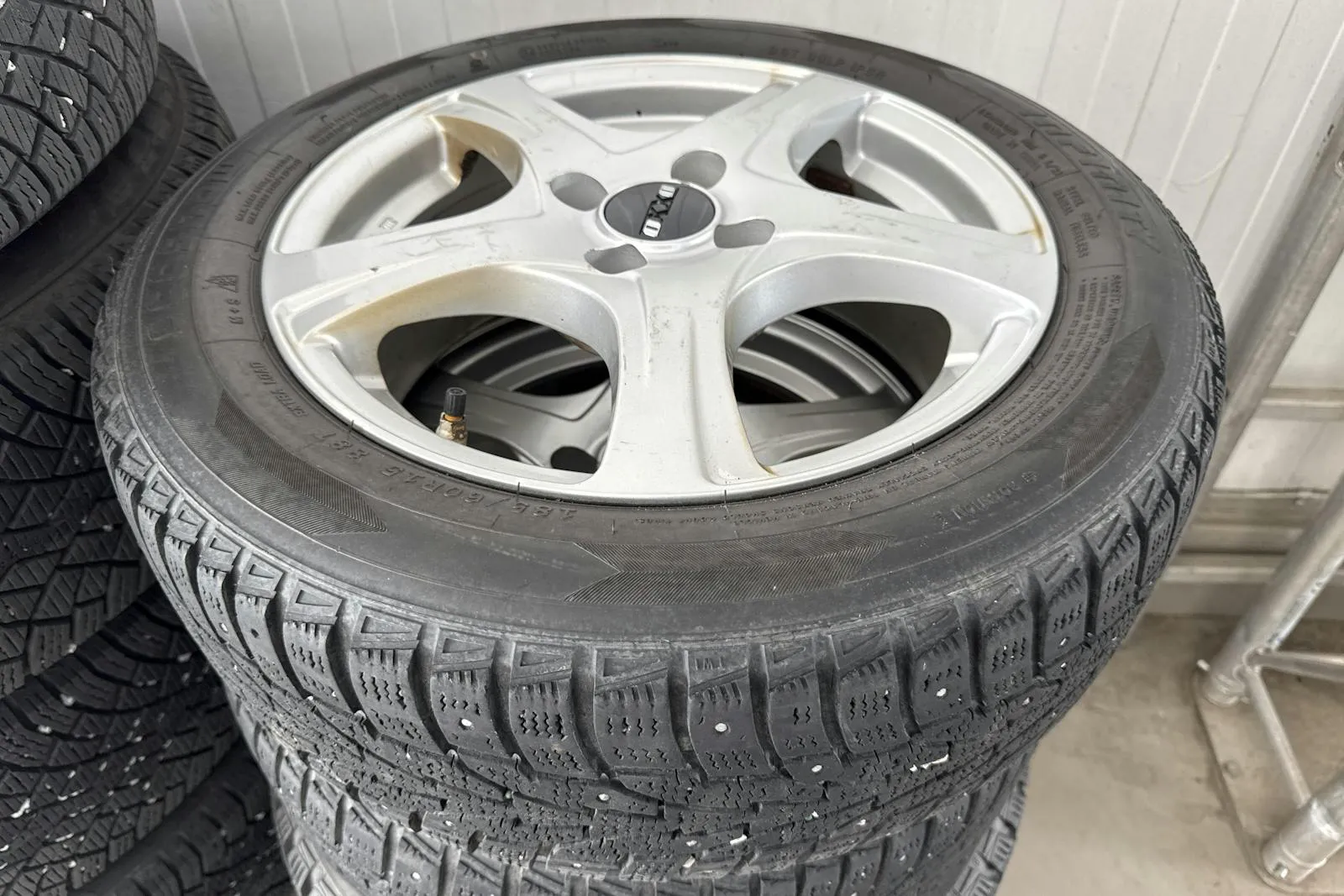 Vehicle image 14