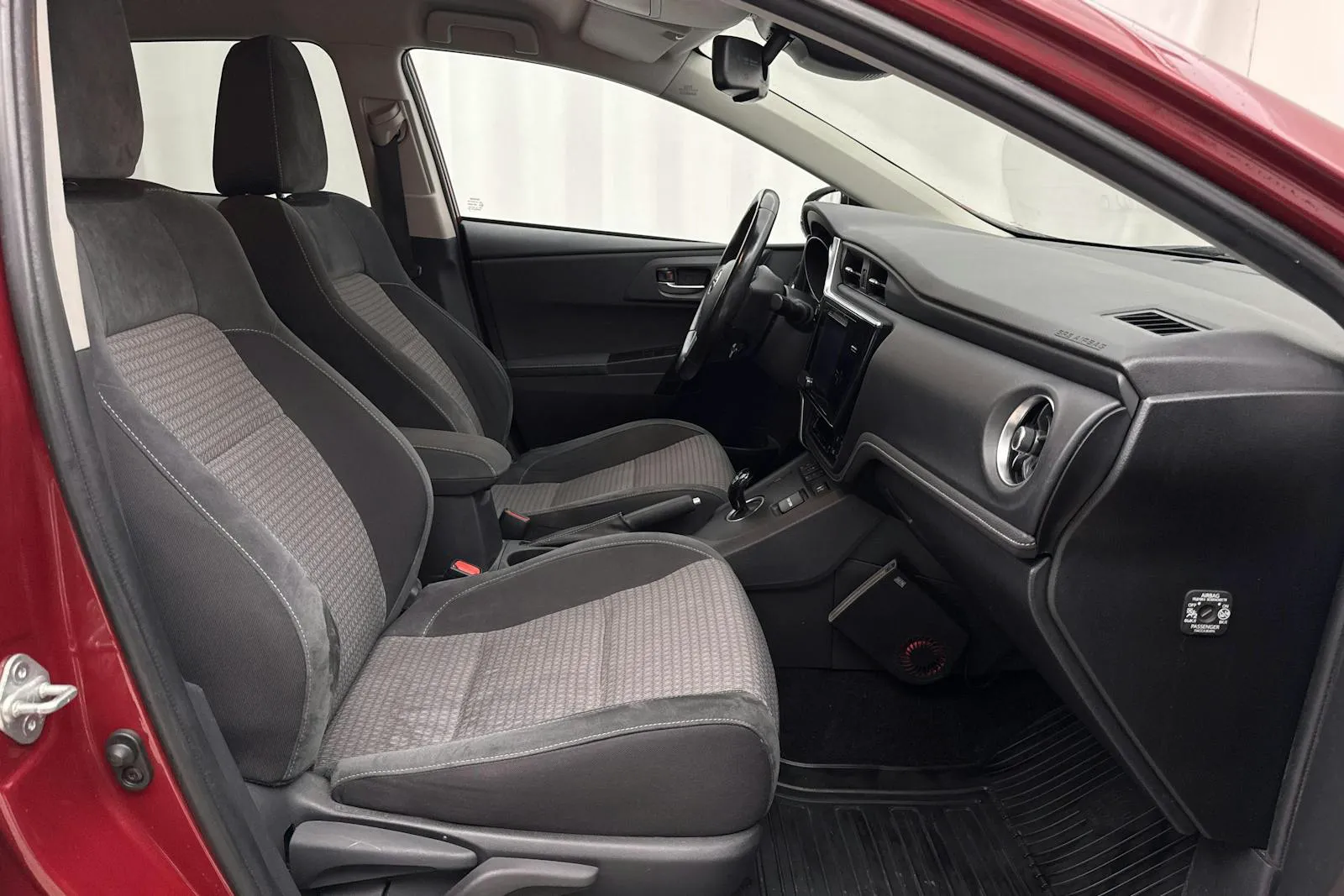 Vehicle image 6