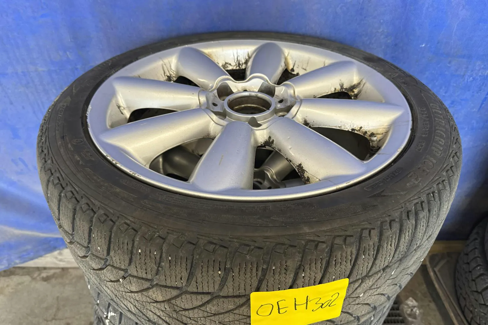 Vehicle image 16