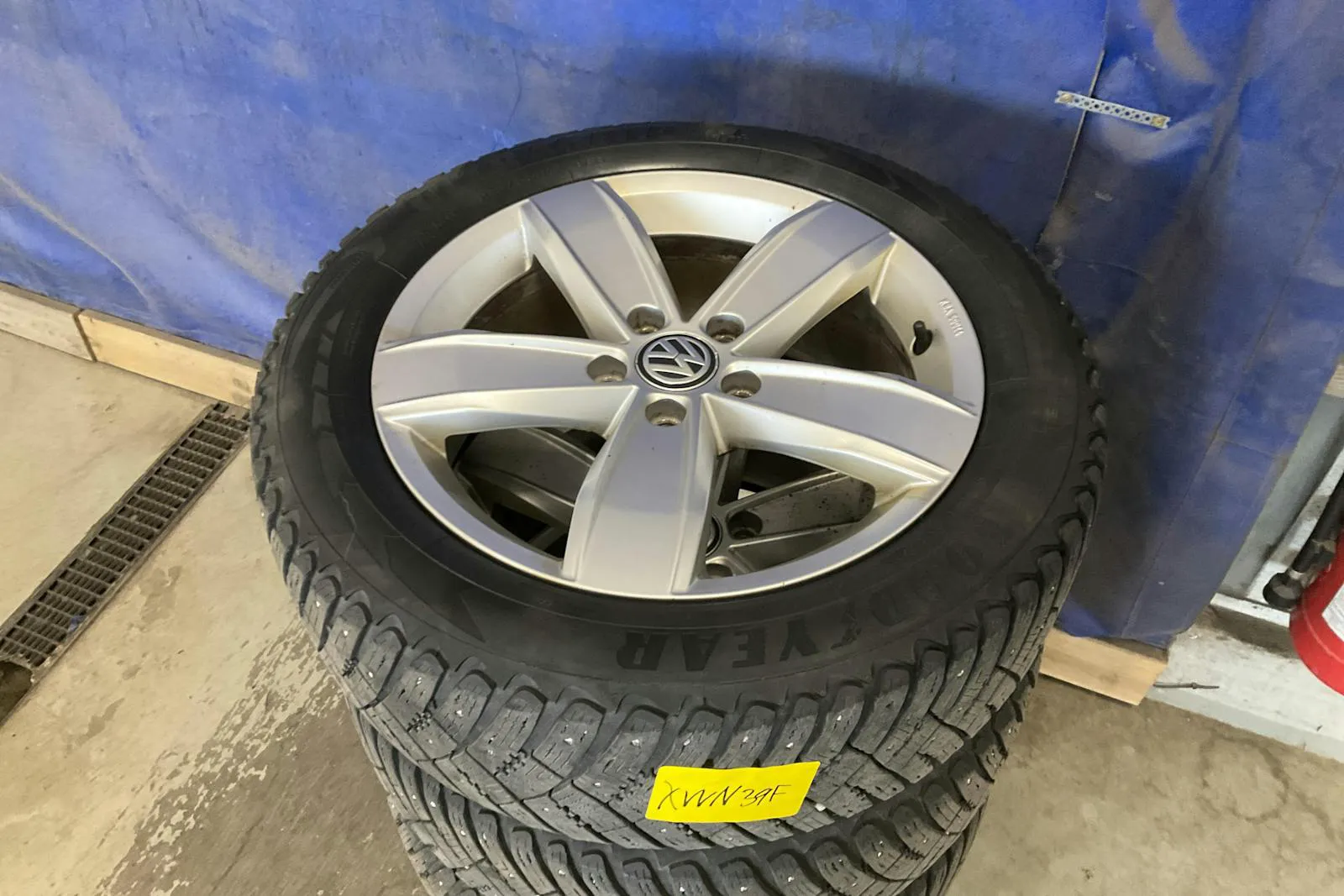 Vehicle image 19