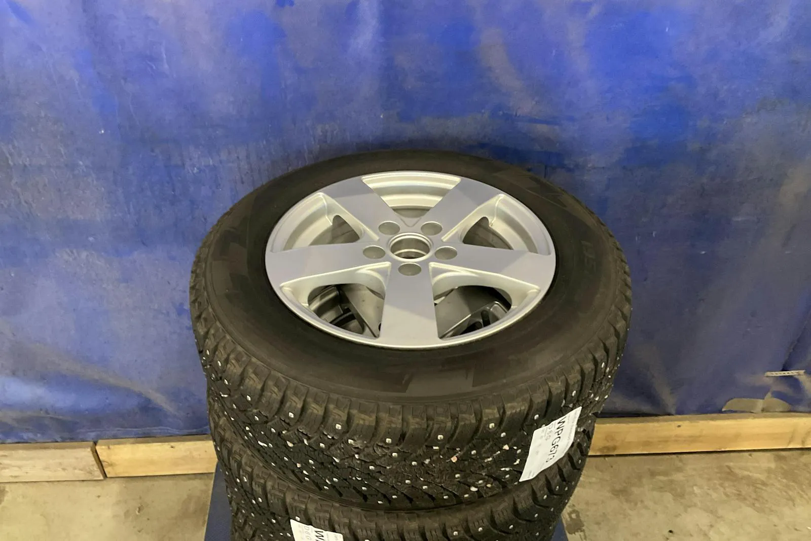 Vehicle image 14