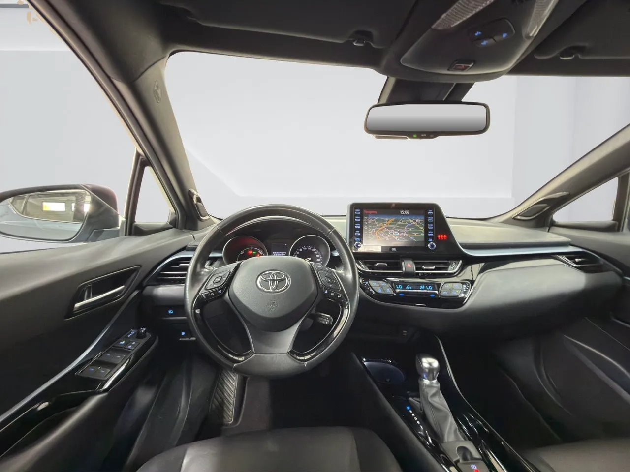 Vehicle image 11