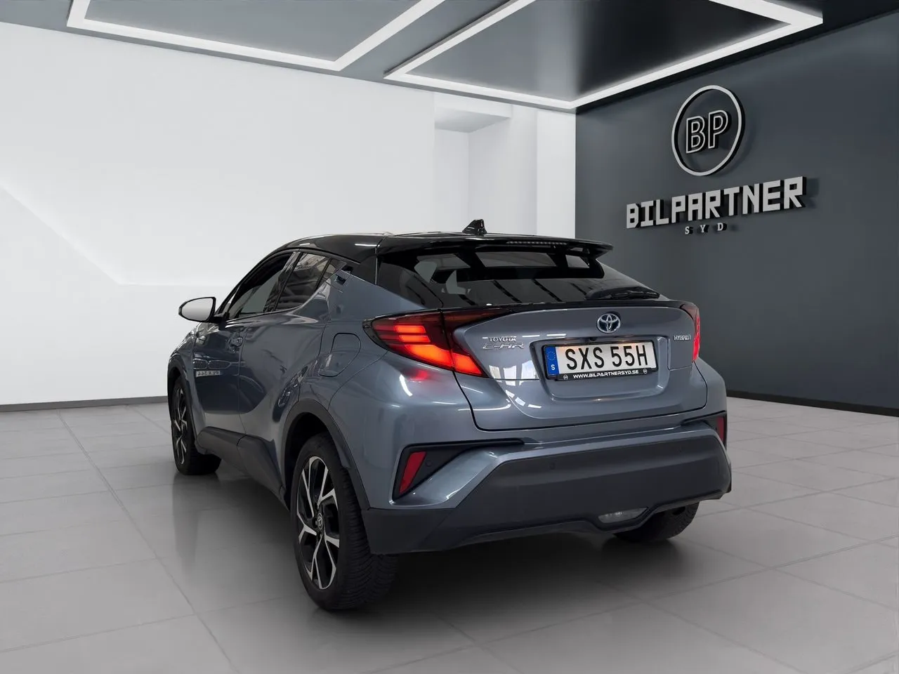 Vehicle image 7