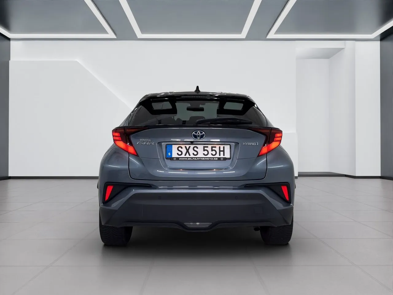 Vehicle image 6