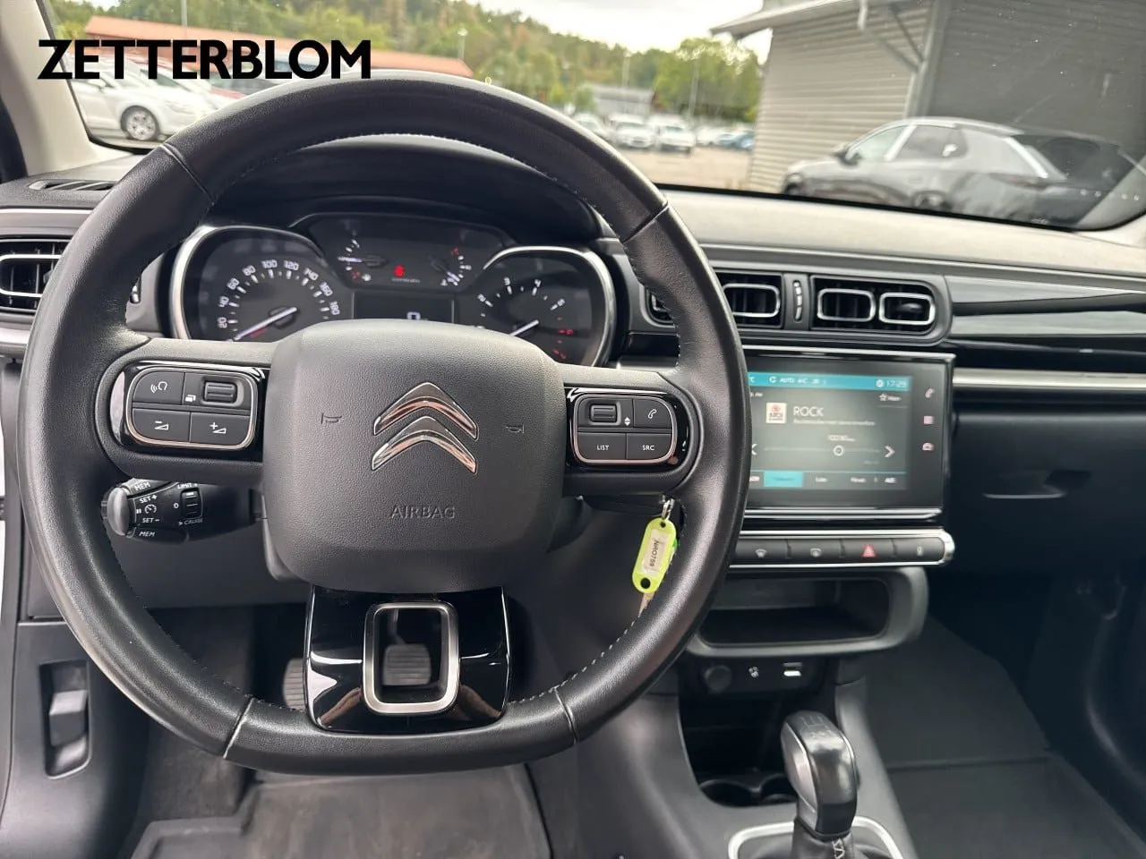 Vehicle image 11