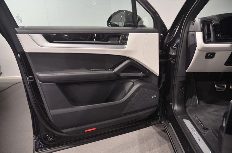 Porsche Cayenne bild 9