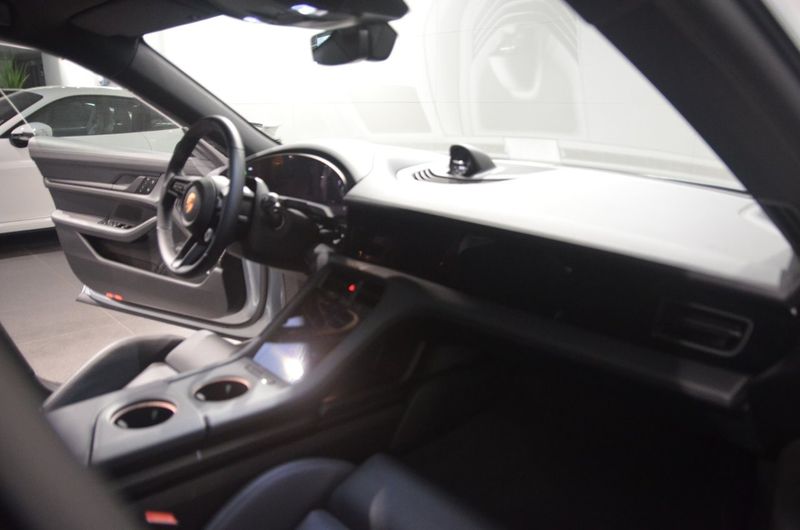 Porsche Taycan bild 13