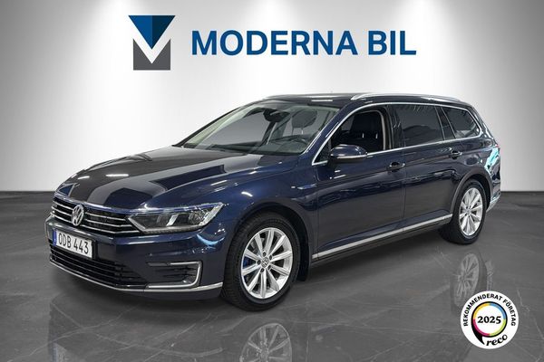 Volkswagen Passat GTE 1.4 TSI DSG 218hk B-kam Adaptiv CarPlay Värmare - 2017