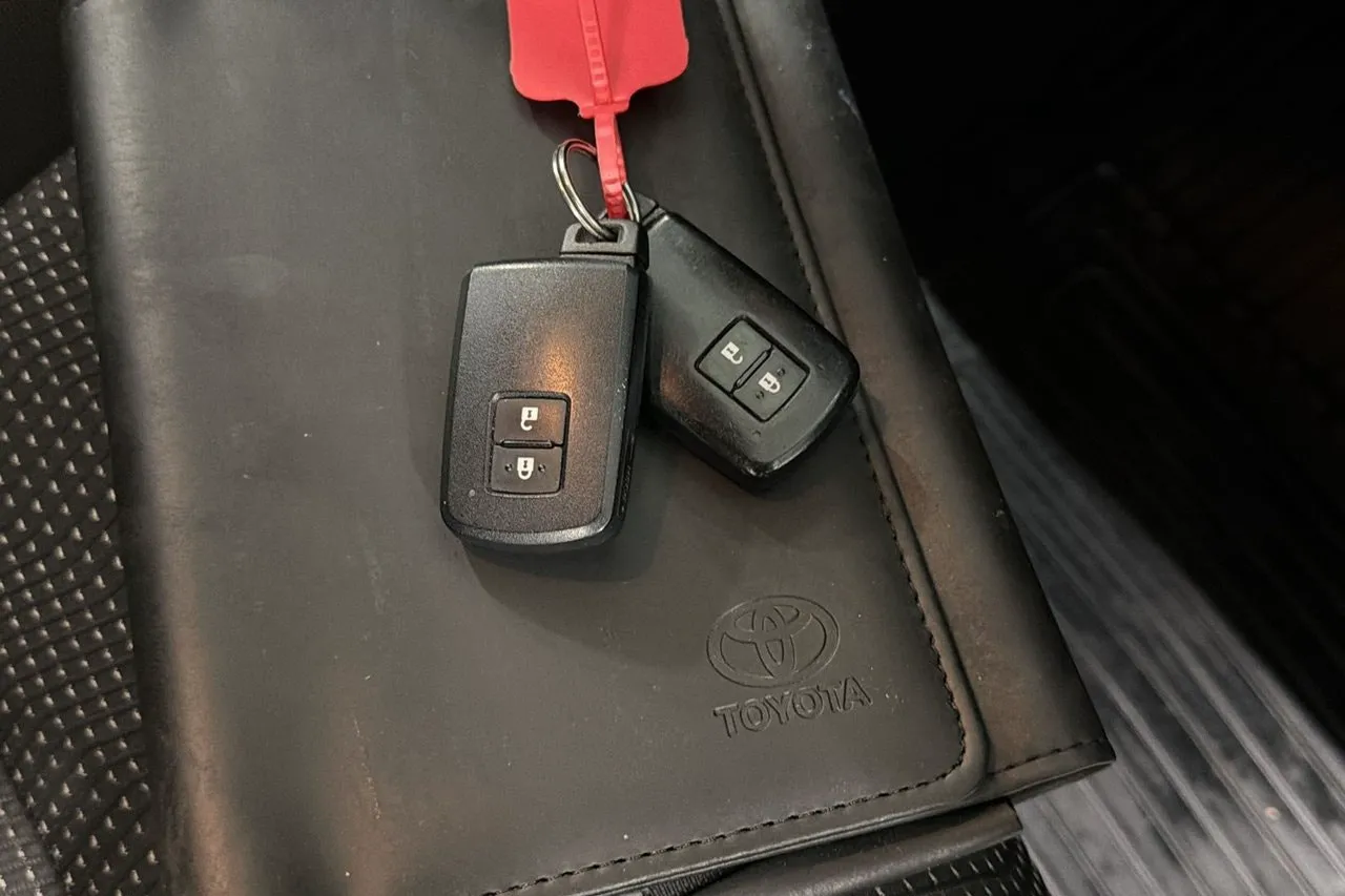 Vehicle image 20