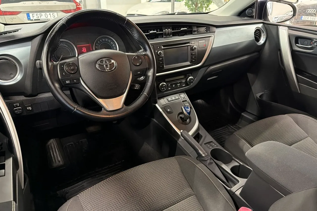 Vehicle image 7