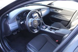 Jaguar XF bild 2