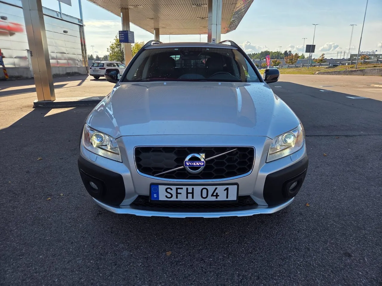 Vehicle image 16