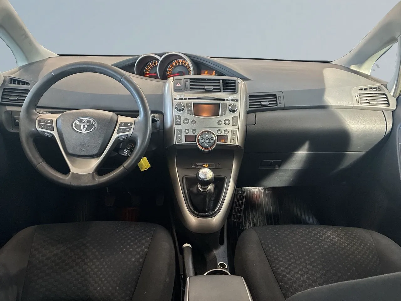 Vehicle image 7
