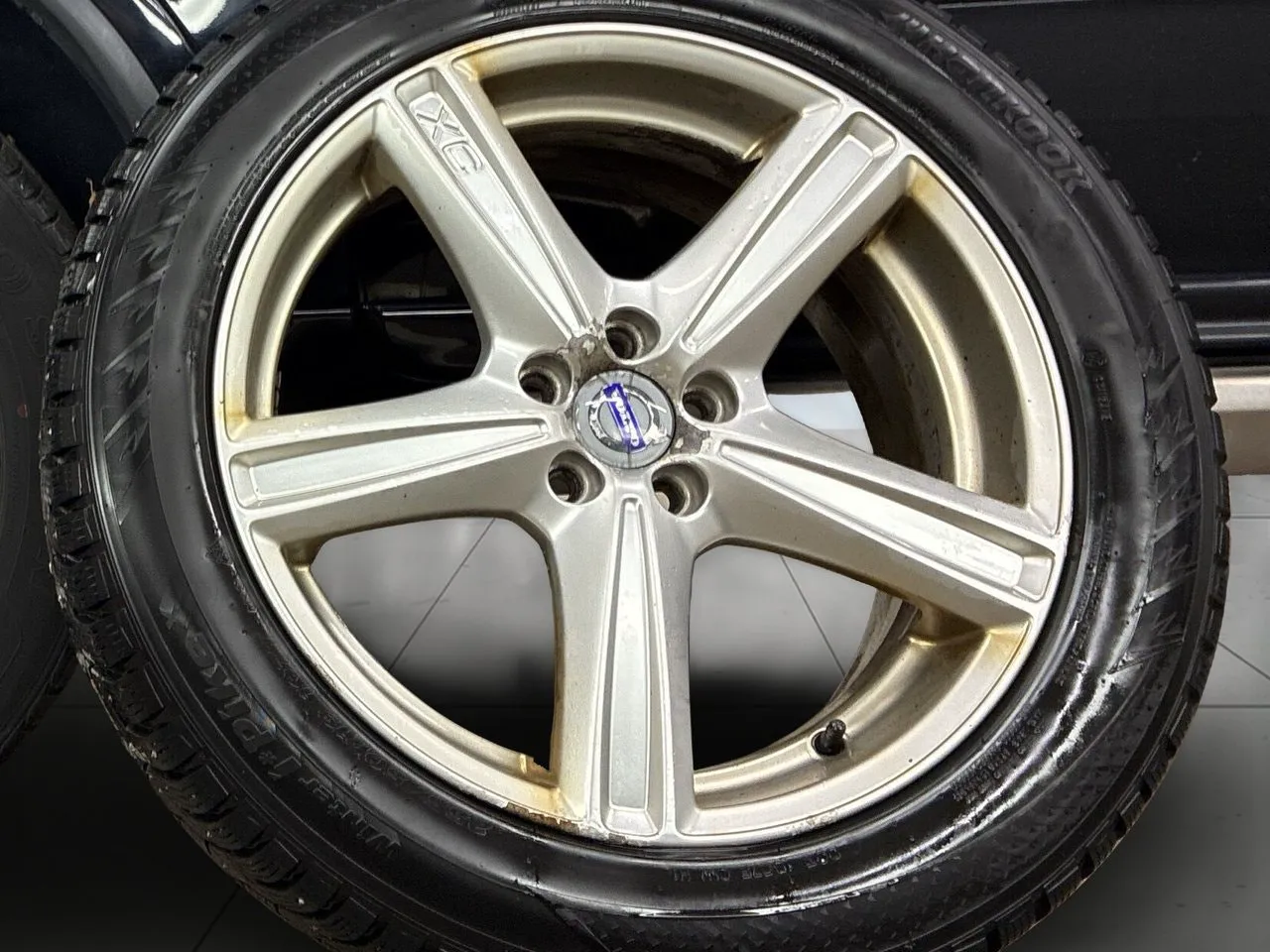 Vehicle image 13