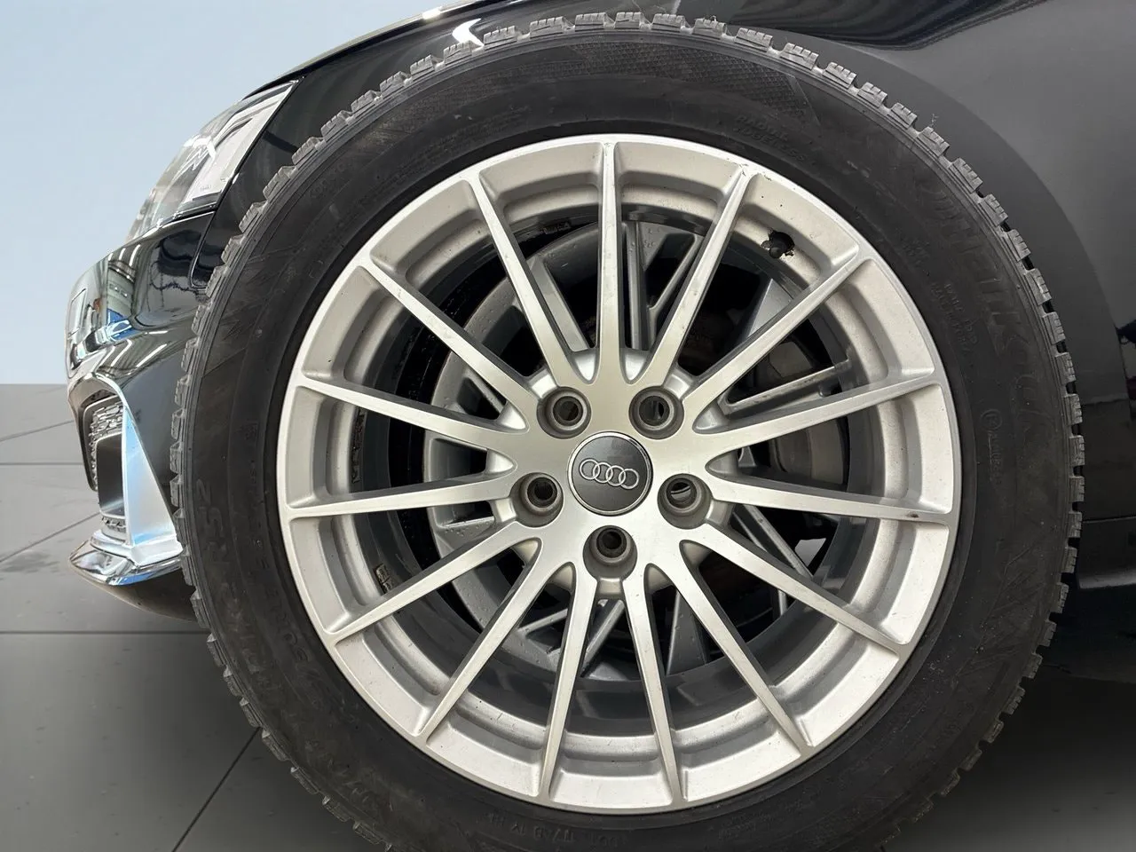 Vehicle image 13