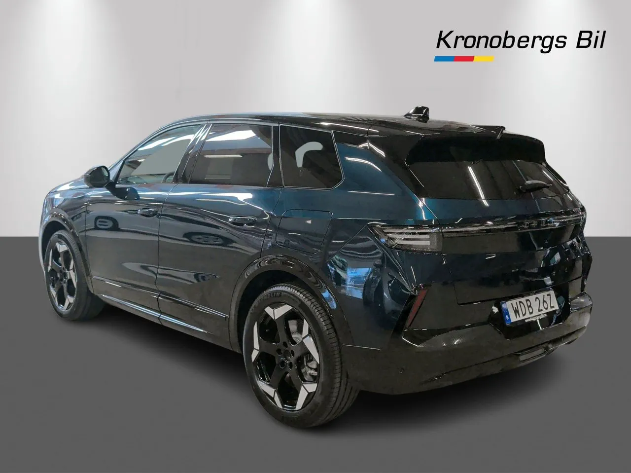 Vehicle image 5