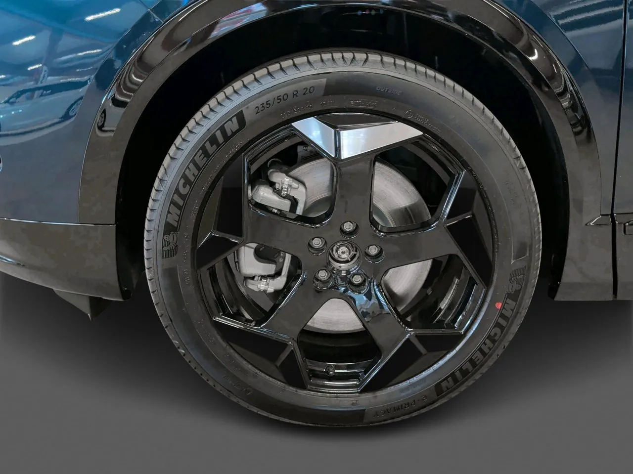 Vehicle image 18