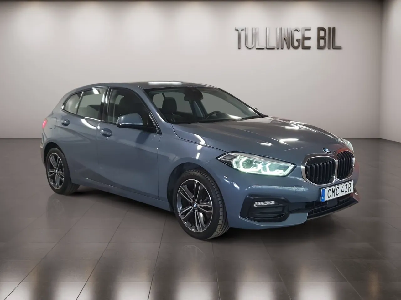 Vehicle image 6