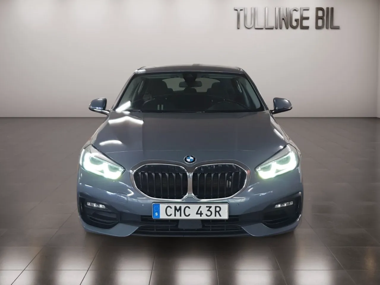 Vehicle image 7