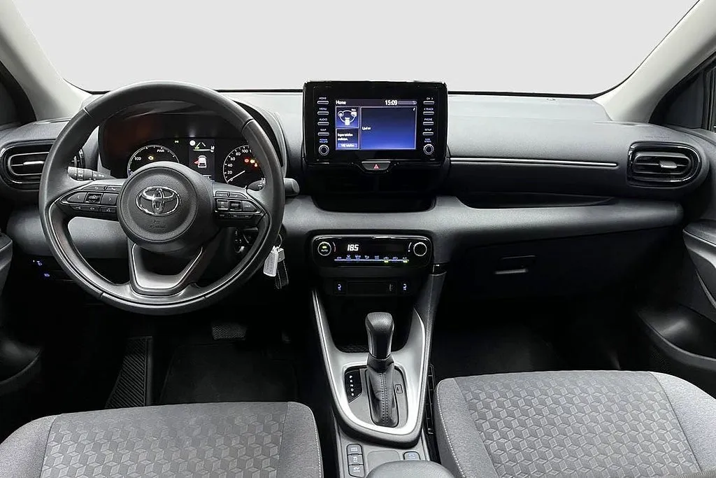 Vehicle image 10