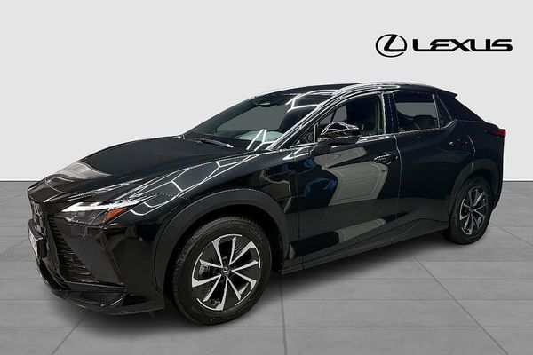 Lexus RZ 300E COMFORT V-HJUL - 2025
