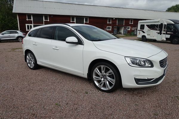 Volvo V60 D4 (181hk) Momentum, Taklucka, Ratt värme, D-värmare - 2015