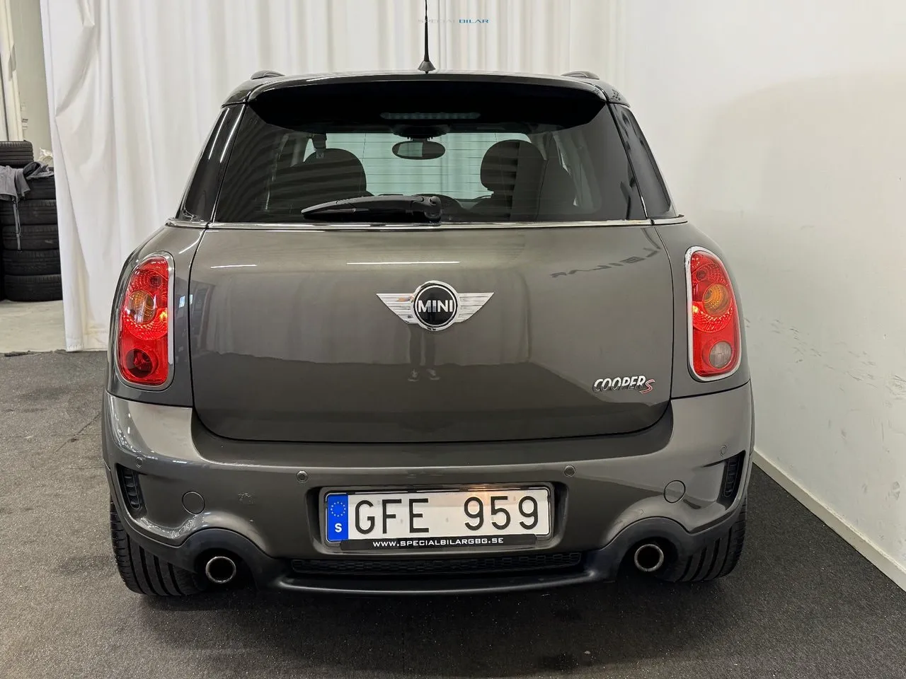 Vehicle image 18