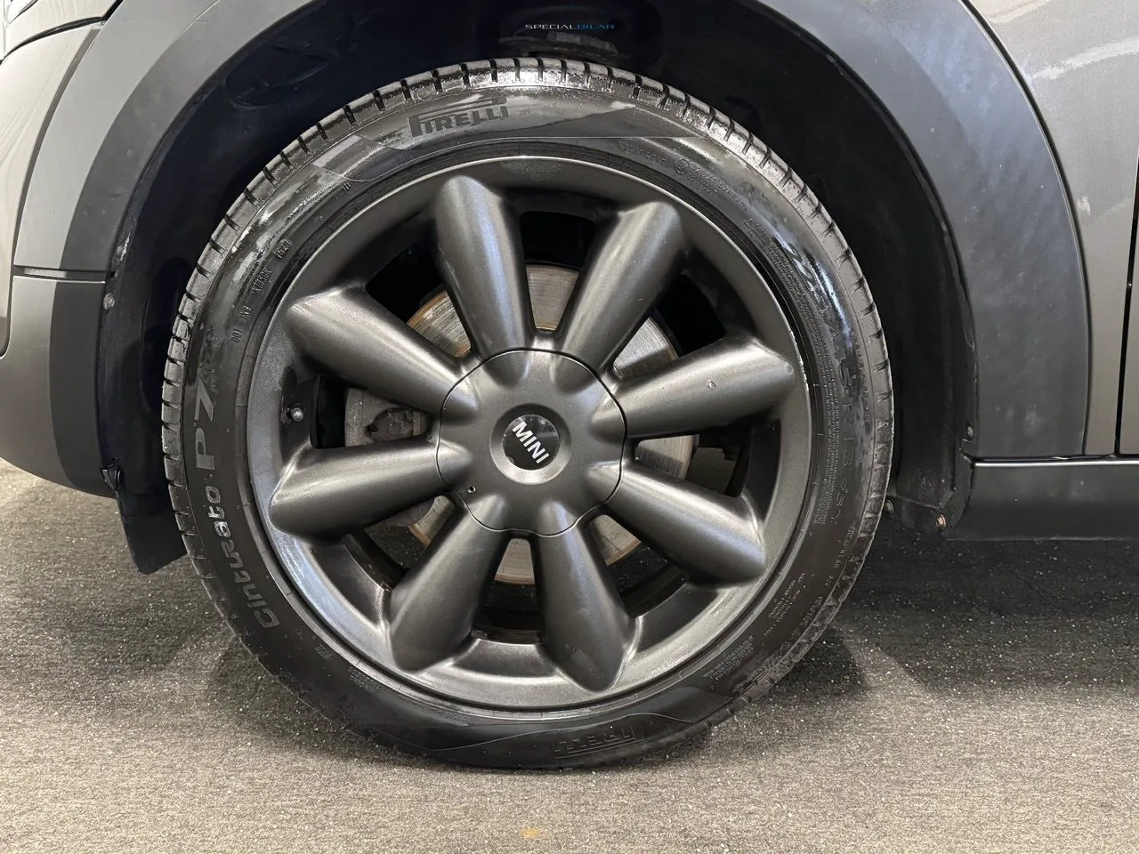 Vehicle image 17