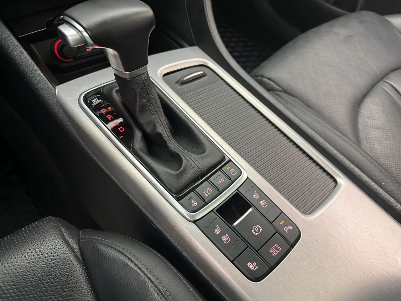 Vehicle image 28